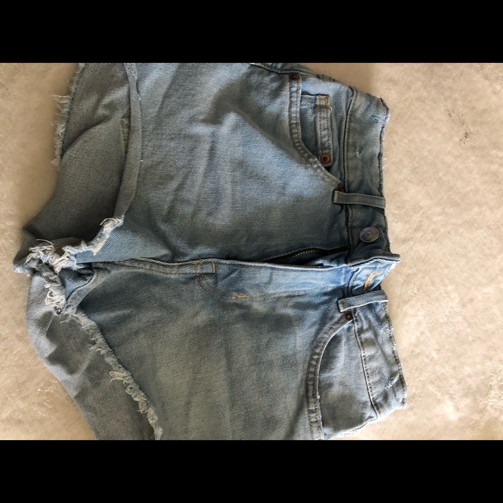 h&m light washed shorts